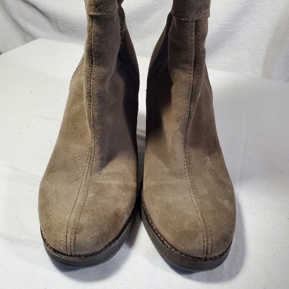 La Canadienne Suede Heeled Boots Size 6 Taupe Grey EU 36 - Picture 10 of 16